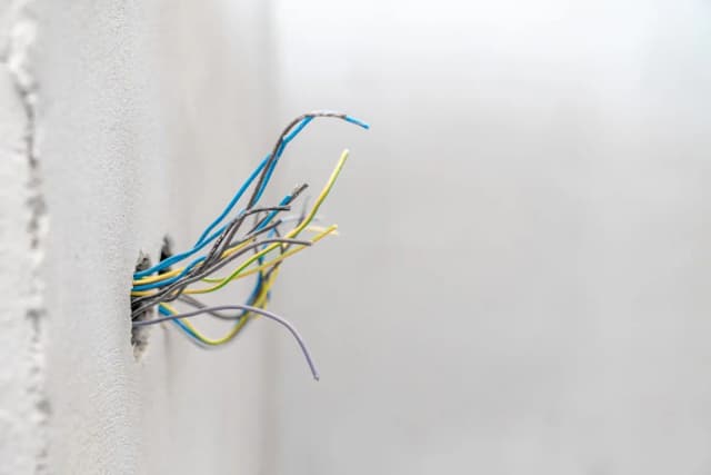 Kontrola instalacji elektrycznej w bloku - co musisz wiedzieć, aby uniknąć problemów Kontrola instalacji elektrycznej w bloku - co musisz wiedzieć, aby uniknąć problemów