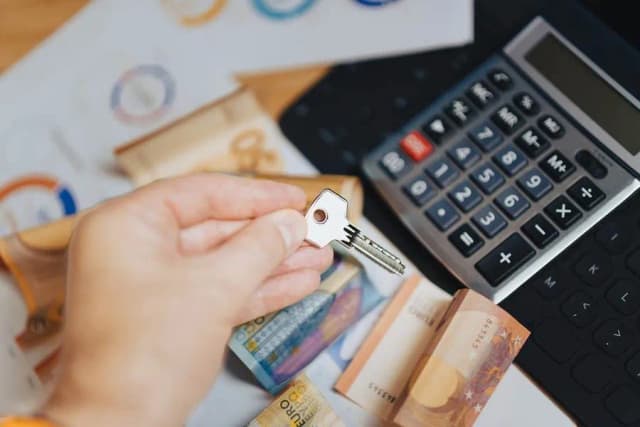 Kiedy przelew za sprzedaż mieszkania? Sprawdź, jak uniknąć opóźnień Kiedy przelew za sprzedaż mieszkania? Sprawdź, jak uniknąć opóźnień